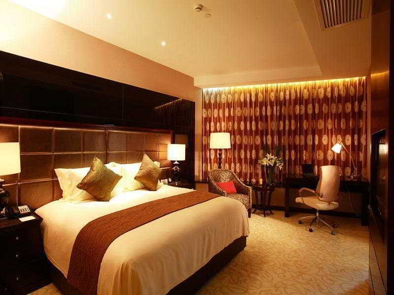 Howard Johnson Business Club 5*