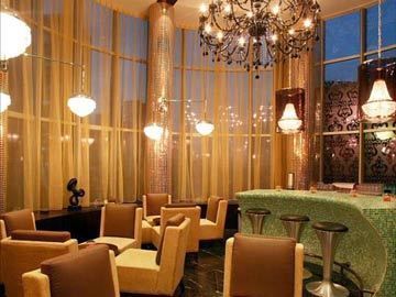 Howard Johnson Business Club Hotel